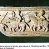 Click para ampliar. Bajorelieve ibérico de piedra: jinetes íberos